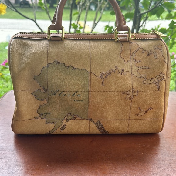 Authentic Alviero Martini Speedy 30 Handbag NWOT no Flaws. - Picture 5 of 14